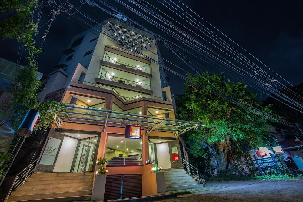 Treebo Trend Time Square Marine Drive Hotel Kochi Eksteriør billede