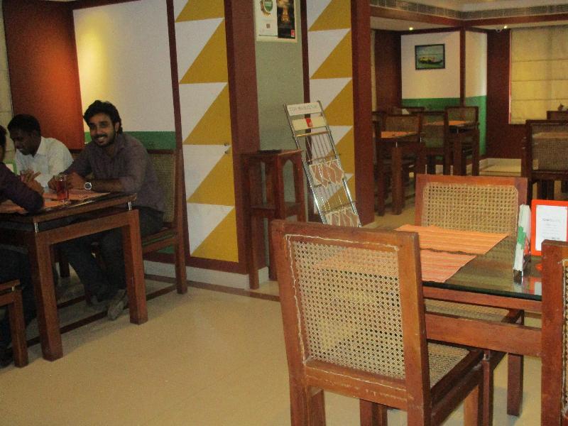Treebo Trend Time Square Marine Drive Hotel Kochi Eksteriør billede