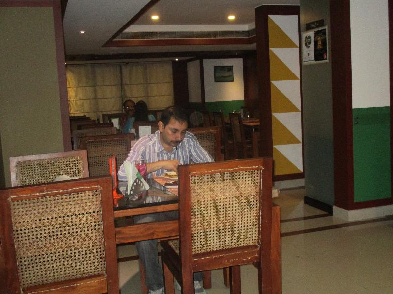 Treebo Trend Time Square Marine Drive Hotel Kochi Eksteriør billede